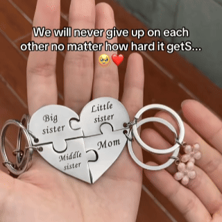 Mom & Sisters Heart Puzzle Keychain Set, Matching Family Gift for Mom & Daughters (2 Styles)